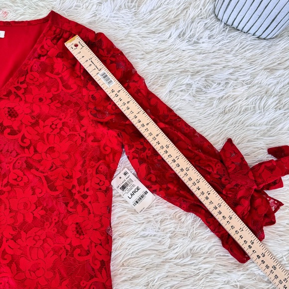 Charter Club Lace overlay blouse with 3/4 sleeves and cuff ties. Size Large - Picture 8 of 17